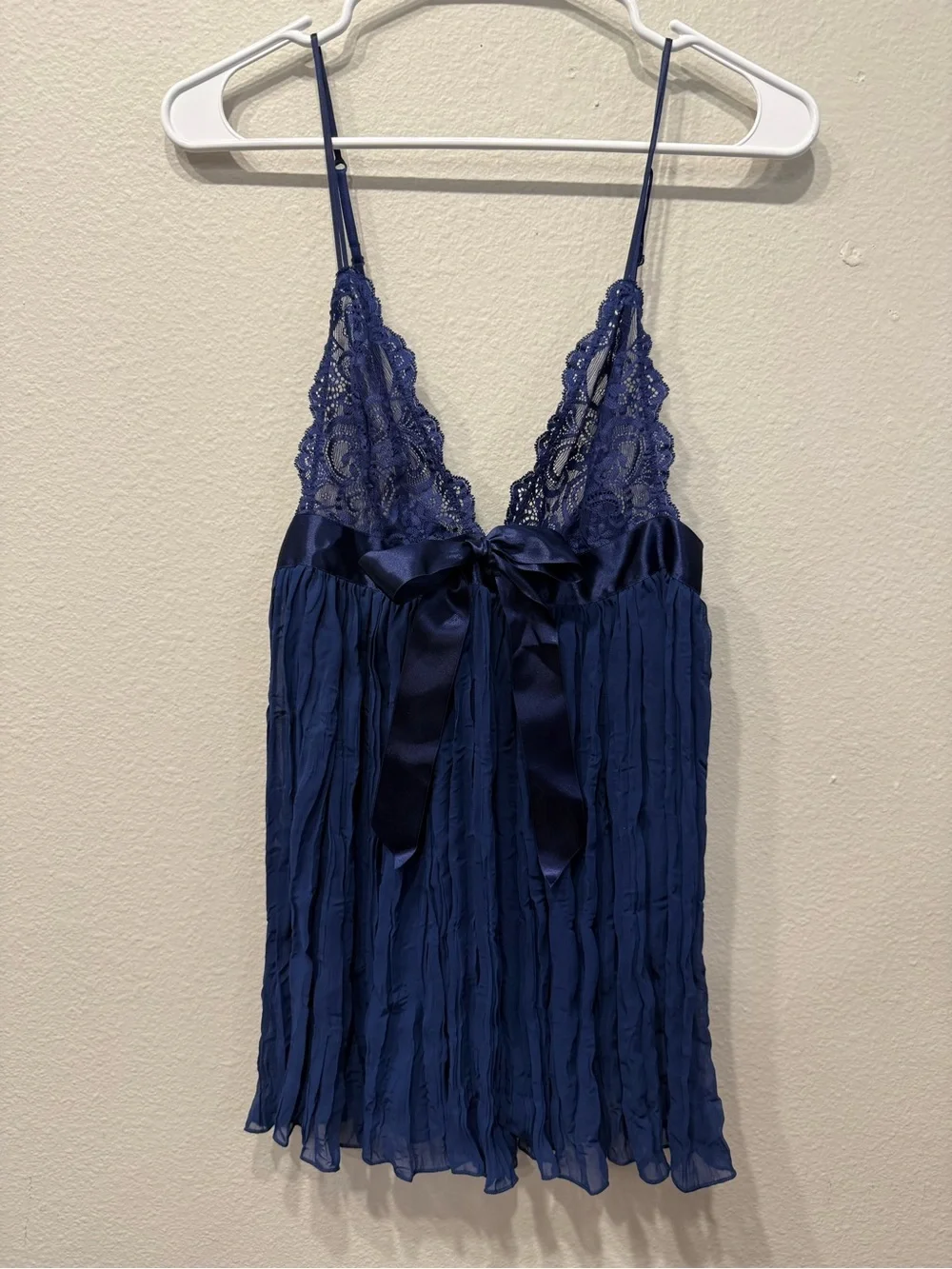 Victoria’s Secret Navy Lace & Satin Bow Camisole